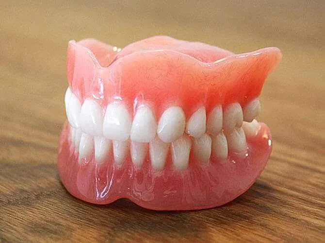 Prótesis dental completa removible
